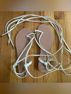 NWOT Lulus Micah White Lace-up Flat Sandals - Size 6.5